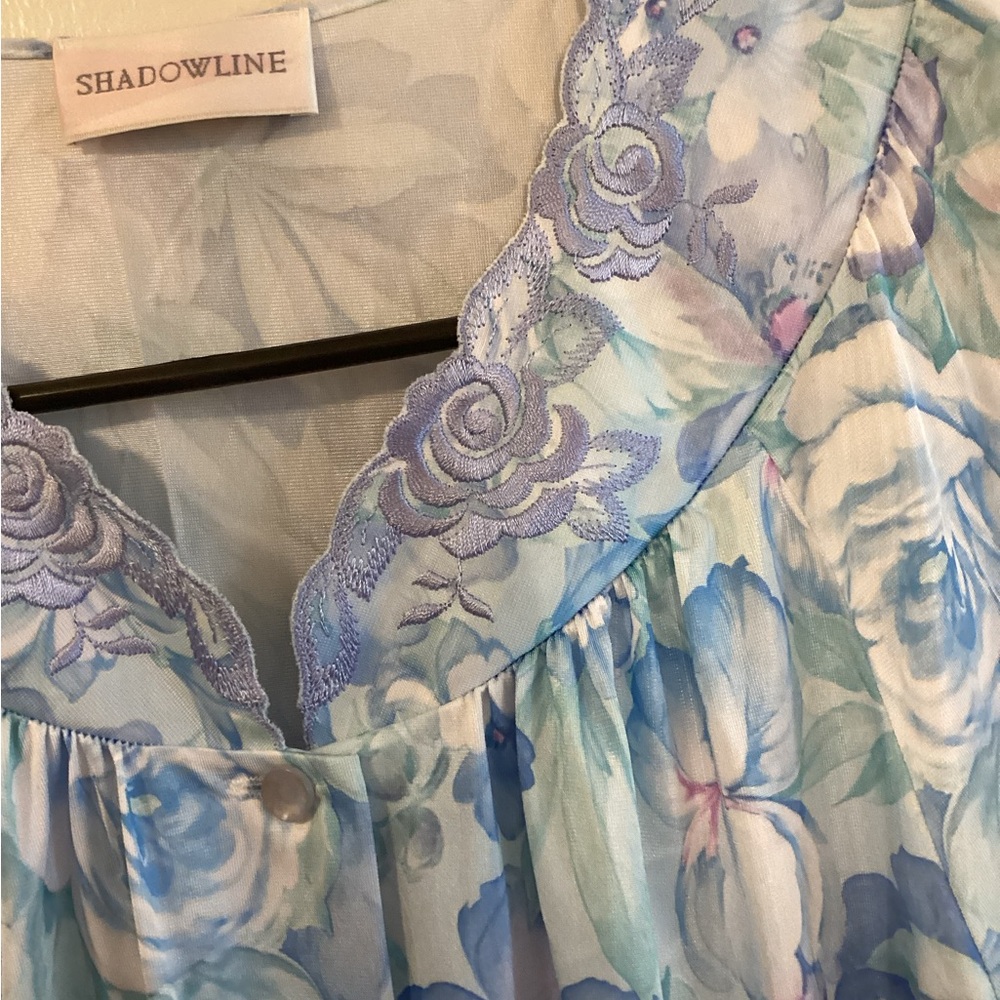 Shadowline Floral Robe - Picture 5 of 7